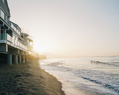 homes along the pacific coast